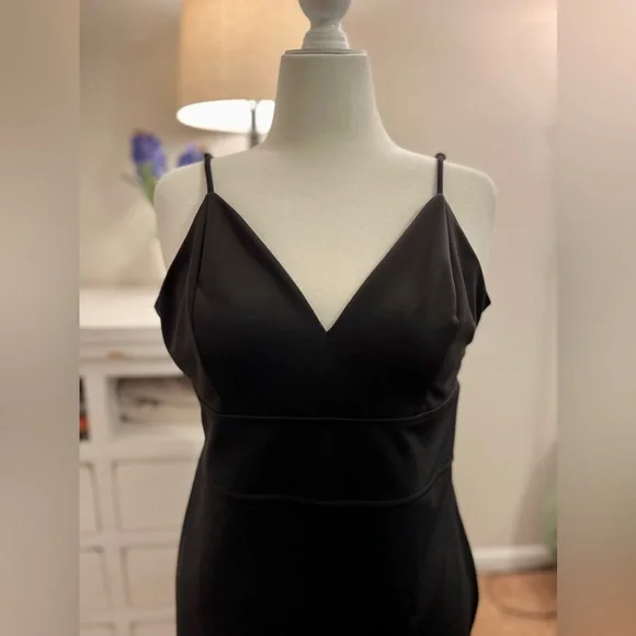 Express Black Dress, V-Neck, Adjustable straps XL- NWT - Picture 2 of 6
